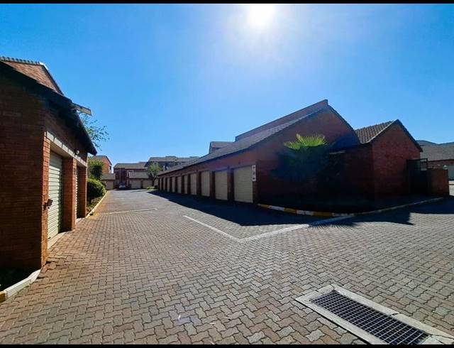 2 BEDROOM APARTMENT FOR SALE IN DIE HOEWES